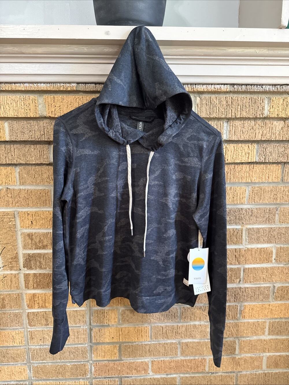 Vuori Halo Essential Hoodie Black Camo Women's New NWT Performance Comfort Small